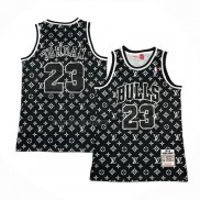 Camiseta Chicago Bulls x LV Michael Jordan NO 23 Mitchel & Ness 1997-98 Negro