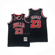 Camiseta Chicago Bulls Michael Jordan NO 23 Mitchell & Ness 1997-98 Negro Firmada(1)