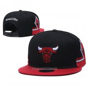 Gorra Chicago Bulls Mitchell & Ness Rojo Negro