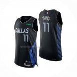 Camiseta Dallas Mavericks Kyrie Irving NO 11 Ciudad Authentic 2025-26 Negro