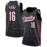 Camiseta Portland Trail Blazers Hansen Yang NO 16 Ciudad 2024-25 Negro