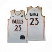Camiseta Chicago Bulls Michael Jordan NO 23 Ciudad 2024-25 Blanco