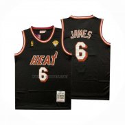 Camiseta Miami Heat LeBron James NO 6 Mitchell & Ness 2010-11 Negro