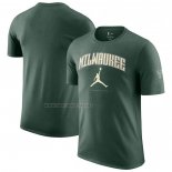 Camiseta Manga Corta Milwaukee Bucks Essential Ciudad Verde