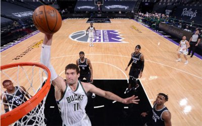 Día festivo 33 + 7 + 11 letras hermano perdido, Bucks vencieron