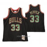 Camiseta Chicago Bulls Scottie Pippen NO 33 Mitchell & Ness 1997-98 Negro