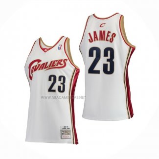 Camiseta Nino Cleveland Cavaliers LeBron James NO 23 Mitchell & Ness 2003-04 Blanco