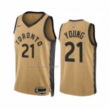 Camiseta Toronto Raptors Thaddeus Young NO 21 Ciudad 2023-24 Oro