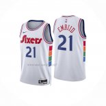 Camiseta Philadelphia 76ers Joel Embiid NO 21 Ciudad 2024-25 Blanco